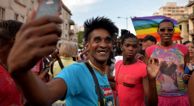 Házasodhatnak az azonos neműek Kubában